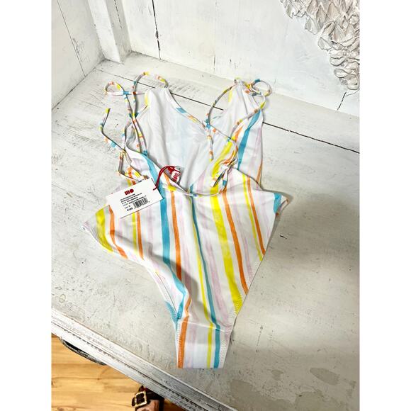 NWT Solid & Striped The Lynn Open Back One Piece Watercolour Stipe Marshmallow M - Picture 7 of 7